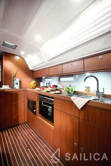 Bavaria 46 Cruiser - Yacht Charter Sailica