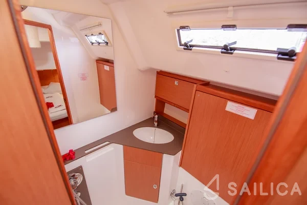 Bavaria 46 Cruiser - Yacht Charter Sailica