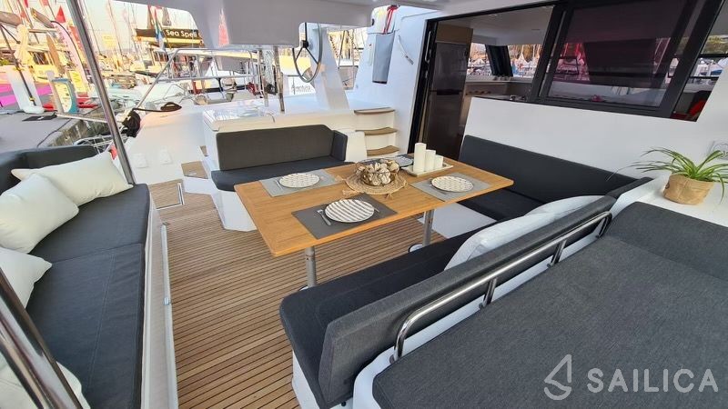 Aventura 37 - Yacht Charter Sailica