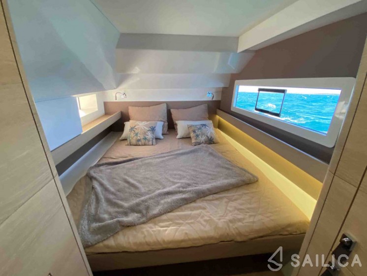 Aventura 37 - Yacht Charter Sailica