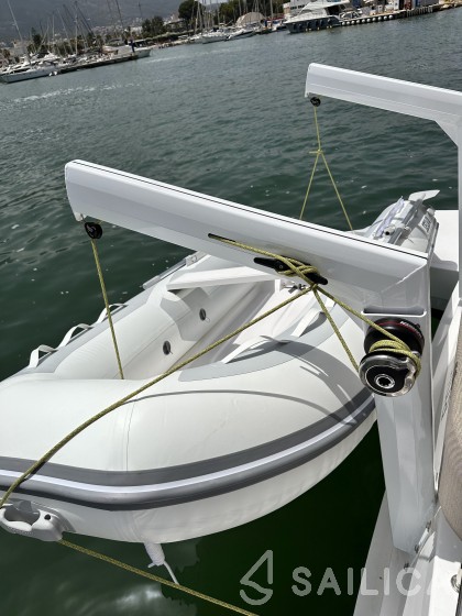 Aventura 37 - Yacht Charter Sailica