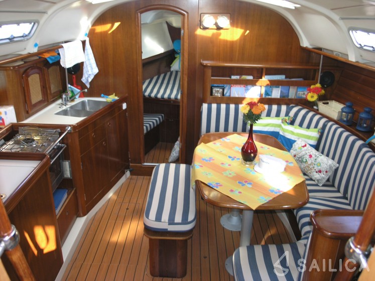 Oceanis 38.1 - Yacht Charter Sailica
