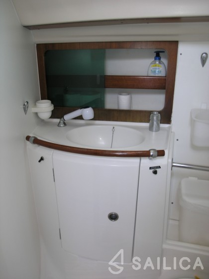 Oceanis 38.1 - Yacht Charter Sailica