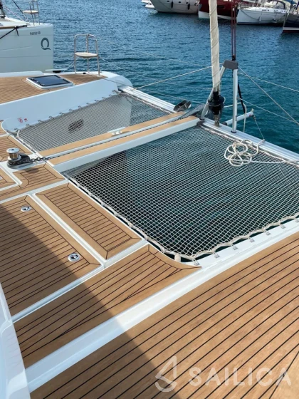 Lagoon 42 - Yacht Charter Sailica