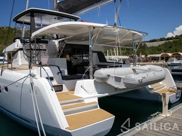 Lagoon 42 - Yacht Charter Sailica