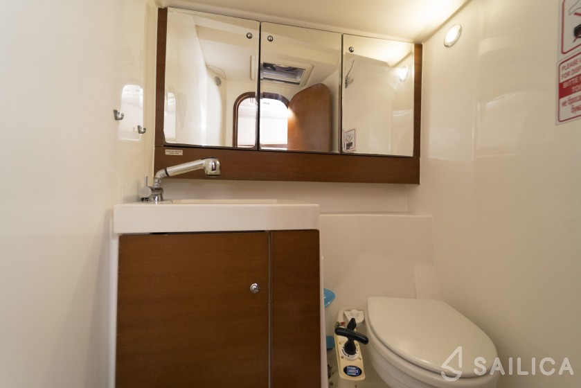 Dufour 405 GL - Yacht Charter Sailica