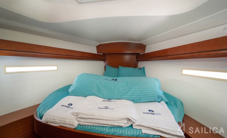 Dufour 405 GL - Yacht Charter Sailica