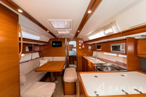 Dufour 405 GL - Yacht Charter Sailica