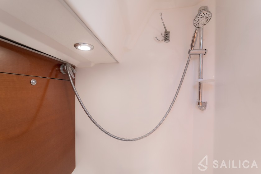 Dufour 405 GL - Yacht Charter Sailica