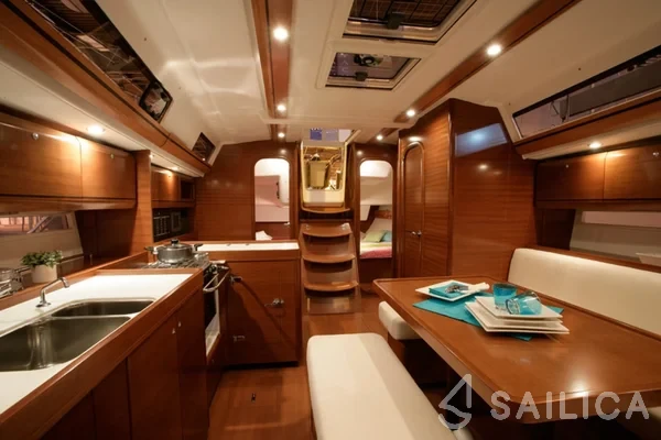 Dufour 405 GL - Yacht Charter Sailica