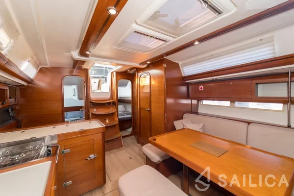 Dufour 405 GL - Yacht Charter Sailica