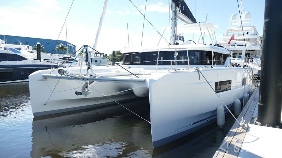 Lagoon 46  - Yacht Charter Sailica