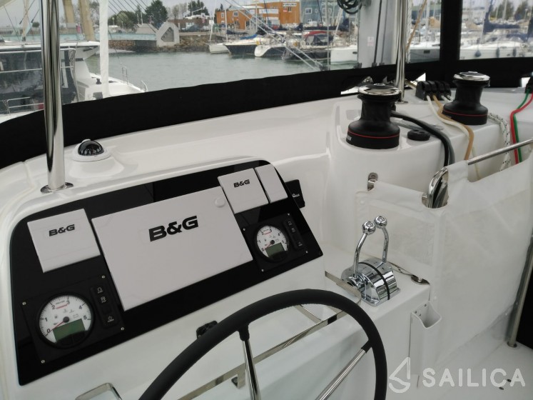 Lagoon 42 - Yacht Charter Sailica