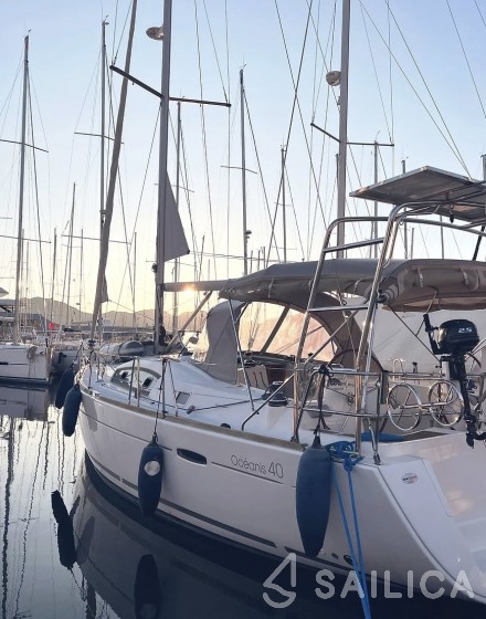 Oceanis 40 - Yacht Charter Sailica