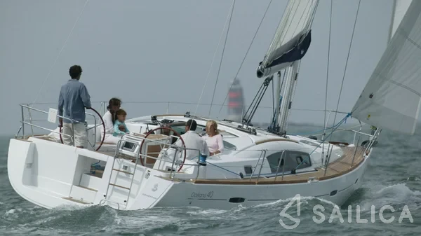 Oceanis 40 - Yacht Charter Sailica