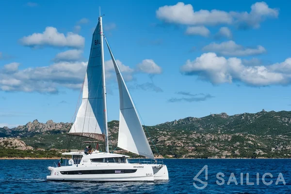 Bali 4.2 - Yacht Charter Sailica