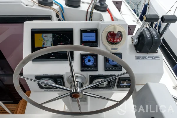 Bali 4.2 - Yacht Charter Sailica