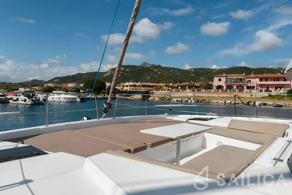 Bali 4.2 - Yacht Charter Sailica