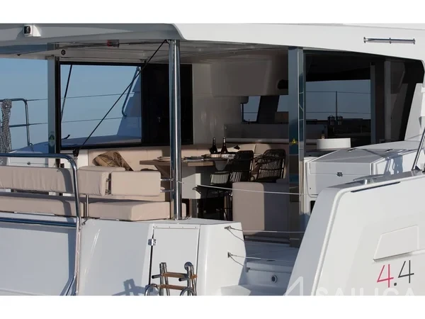 Bali 4.4 - Yacht Charter Sailica