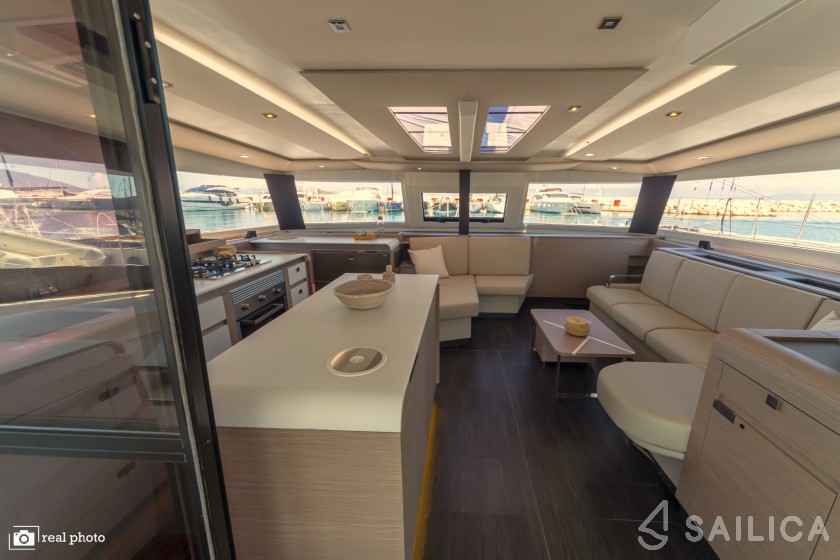 Aura 51 - Yacht Charter Sailica