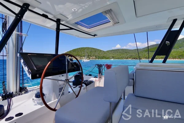 Samana 59 - Yacht Charter Sailica