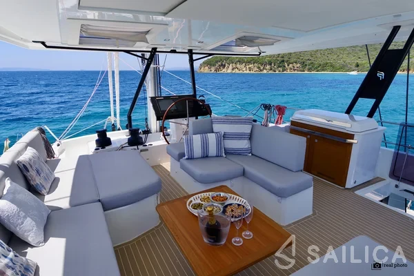 Samana 59 - Yacht Charter Sailica