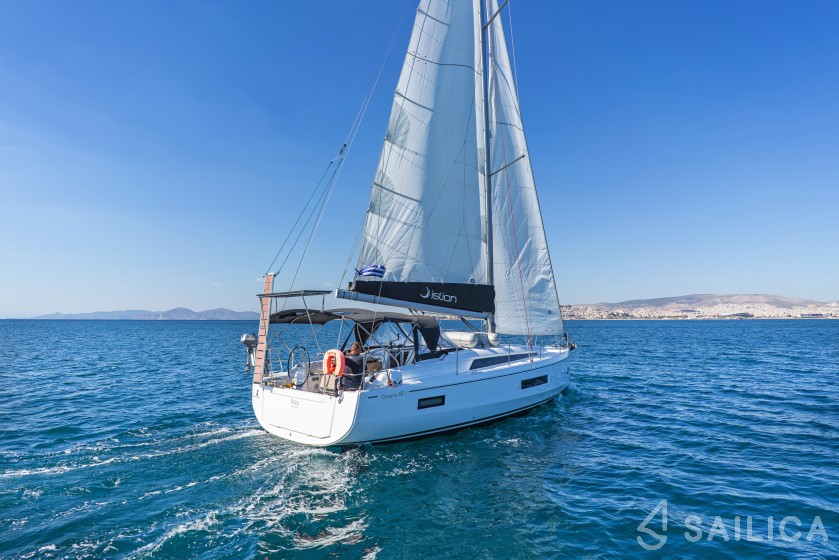 Oceanis 40.1 - Yacht Charter Sailica