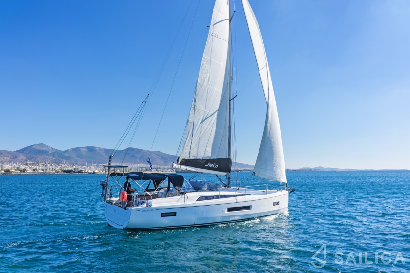 Oceanis 40.1 - Yacht Charter Sailica