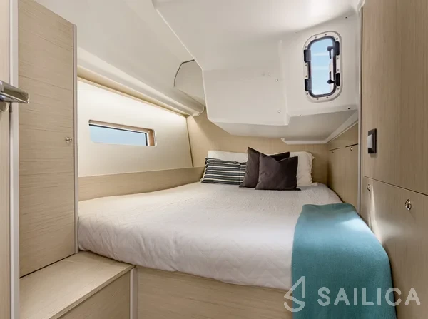 Oceanis 40.1 - Yacht Charter Sailica