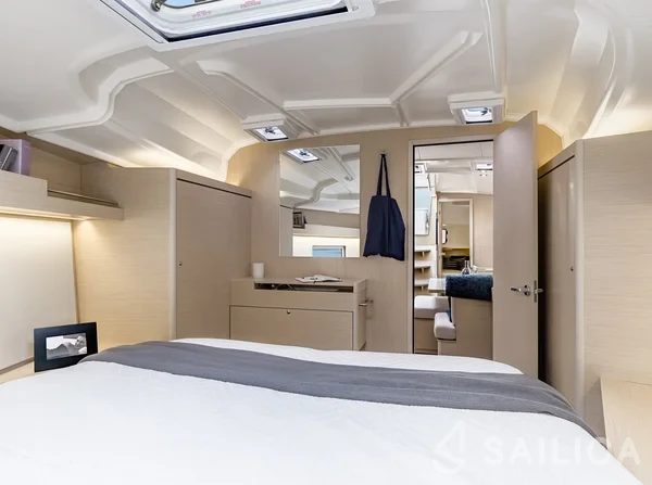 Oceanis 40.1 - Yacht Charter Sailica
