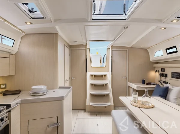 Oceanis 40.1 - Yacht Charter Sailica