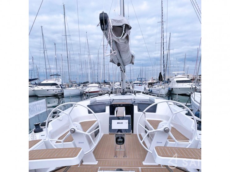 Hanse 388 - Yacht Charter Sailica