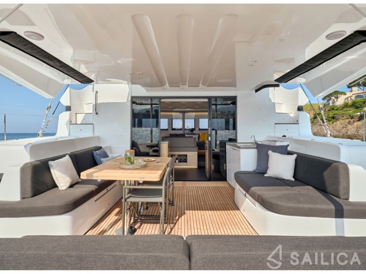 Lagoon 51 - Yacht Charter Sailica