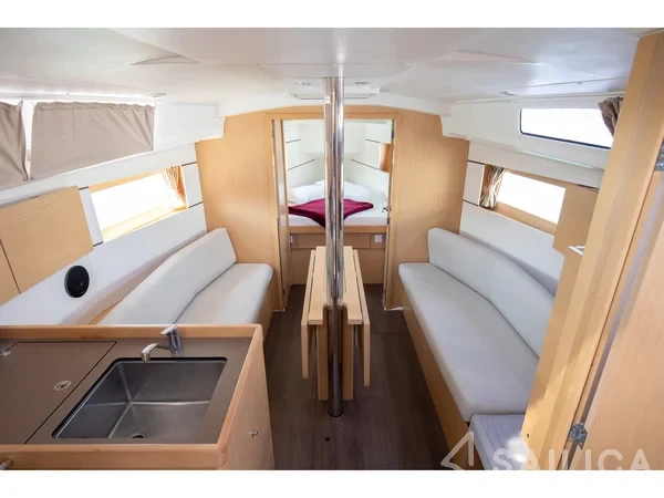 Oceanis 35.1 - Yacht Charter Sailica