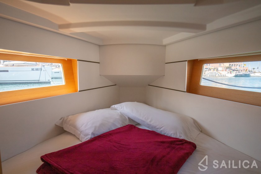 Oceanis 35.1 - Yacht Charter Sailica