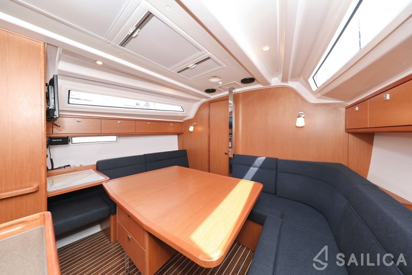 Bavaria 37 Cruiser - Yacht Charter Sailica