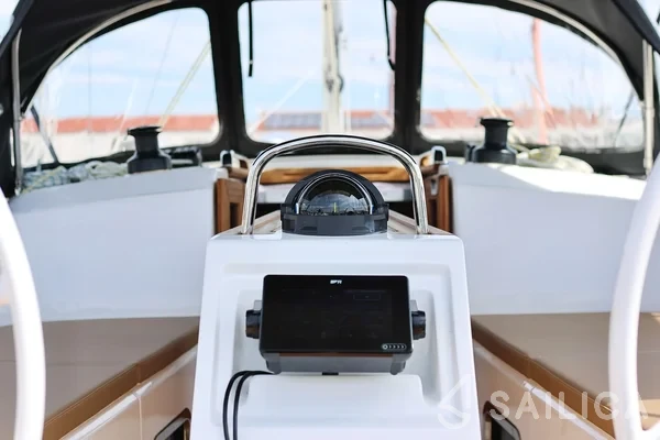 Bavaria 37 Cruiser - Yacht Charter Sailica