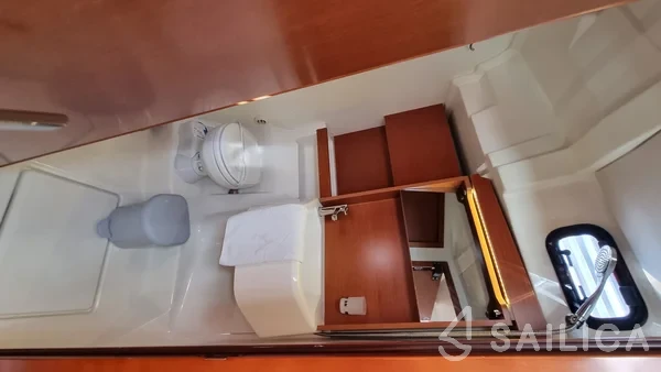 Oceanis 51.1 - Yacht Charter Sailica