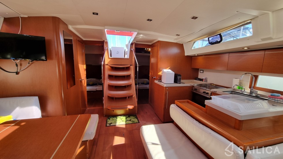 Oceanis 51.1 - Yacht Charter Sailica