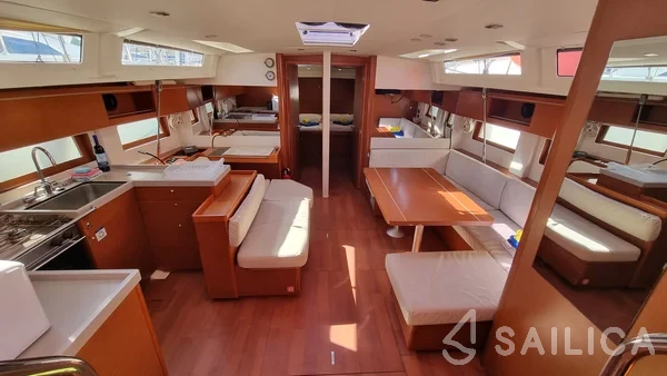 Oceanis 51.1 - Yacht Charter Sailica