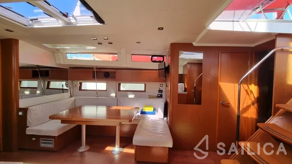 Oceanis 51.1 - Yacht Charter Sailica