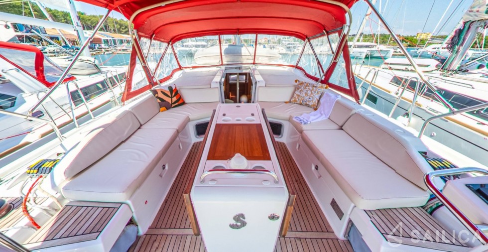 Oceanis 51.1 - Yacht Charter Sailica