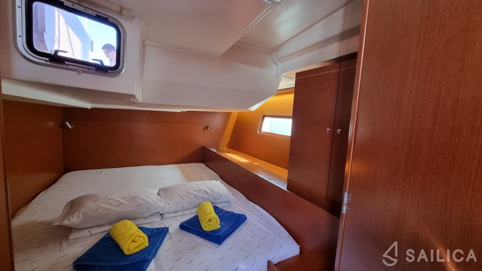 Oceanis 51.1 - Yacht Charter Sailica