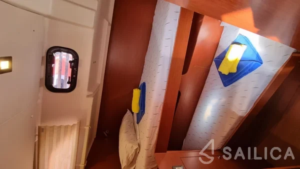 Oceanis 51.1 - Yacht Charter Sailica
