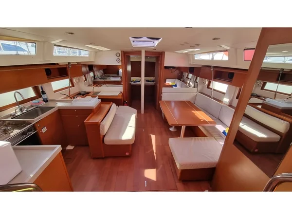 Oceanis 51.1 - Yacht Charter Sailica
