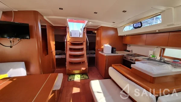 Oceanis 51.1 - Yacht Charter Sailica