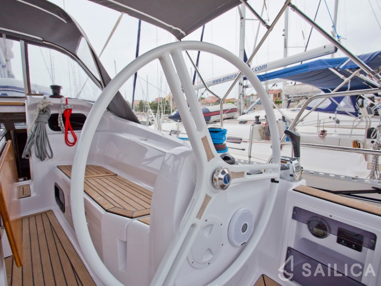 Elan 394 impression - Yacht Charter Sailica