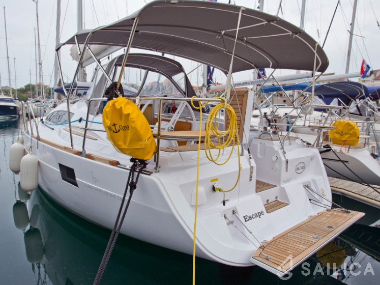 Elan 394 impression - Yacht Charter Sailica