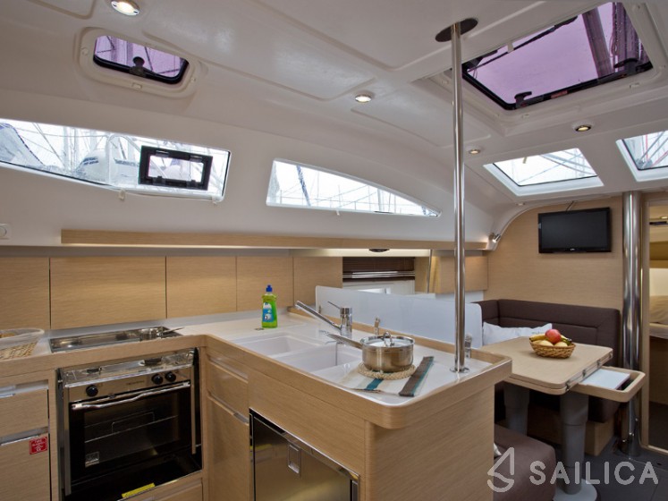Elan 394 impression - Yacht Charter Sailica