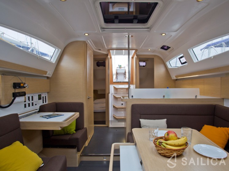 Elan 394 impression - Yacht Charter Sailica